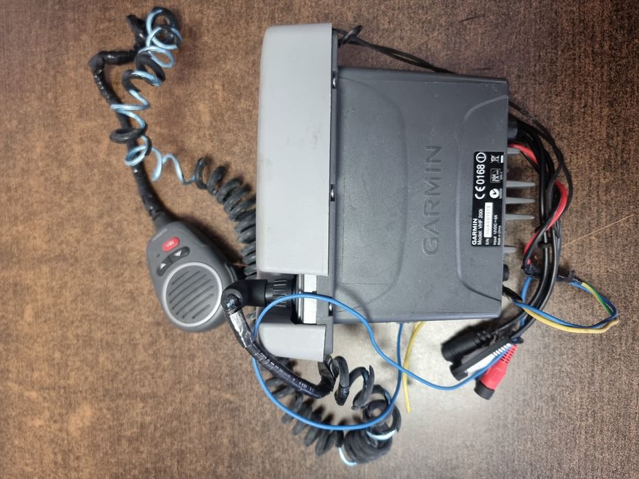 Garmin VHF 200i с УКВ антена