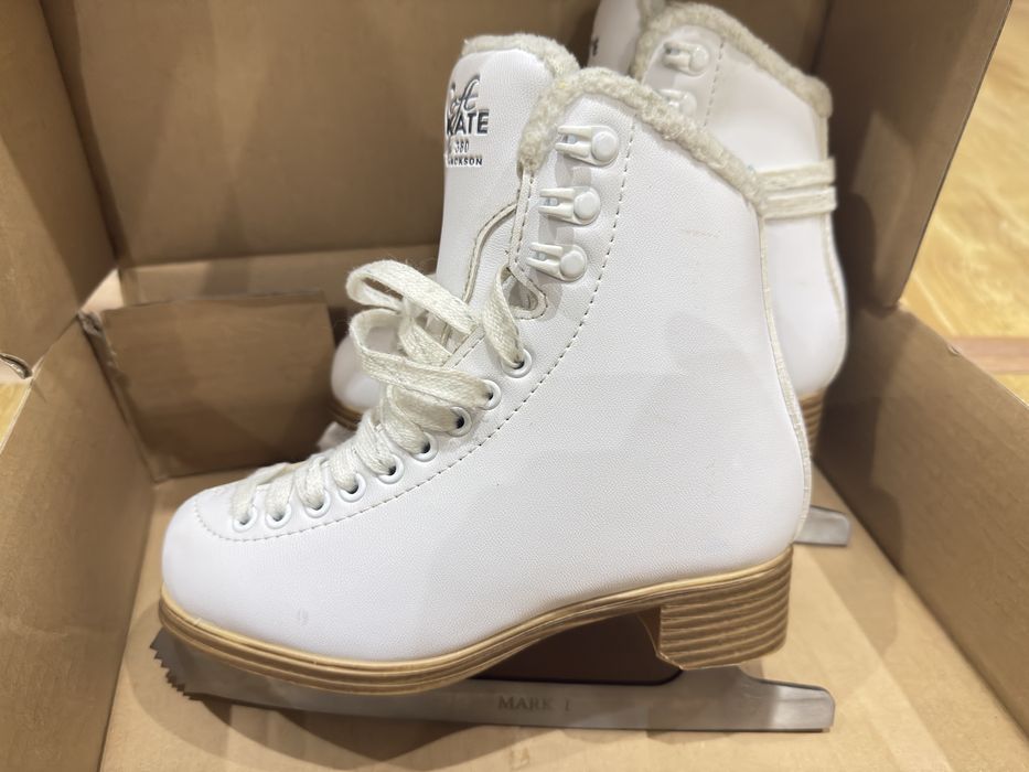 Профессиональные коньки Jackson 35000тг