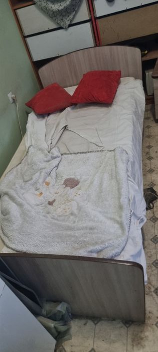 Продам кровать 2×90