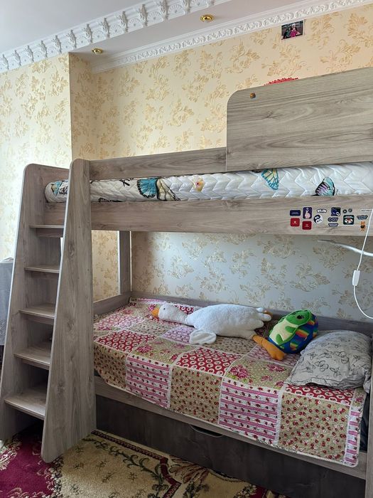 Продам двухъярусную кровать