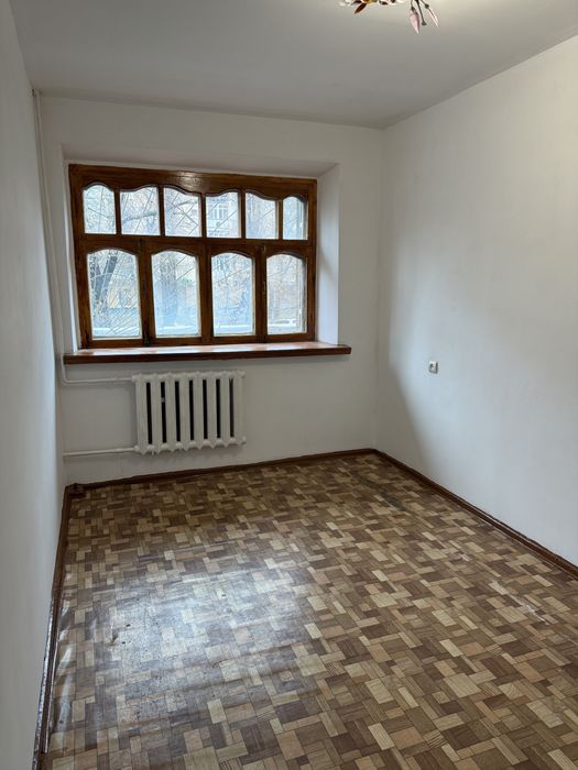 4ком по Абая, 2эт не угловая