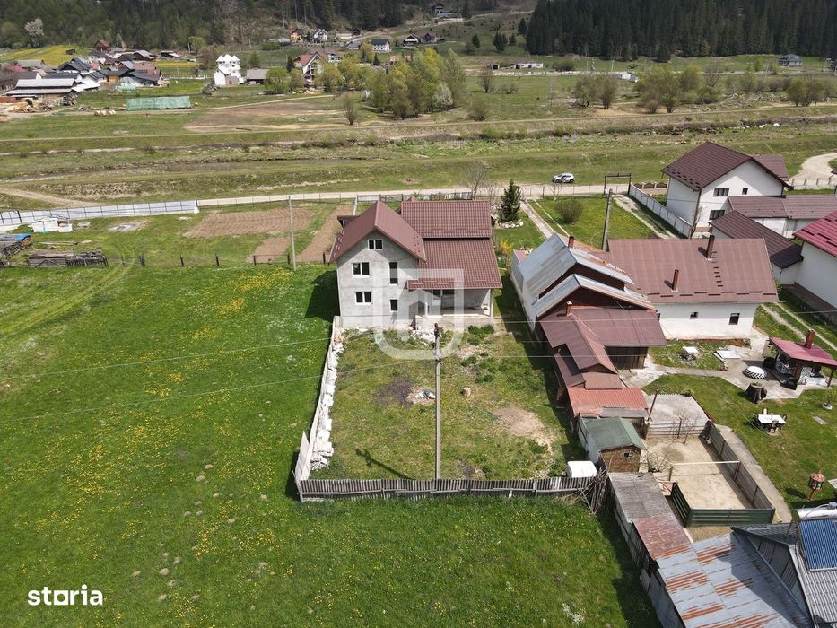 Casă 320 mp utili + 1143 mp teren, la roșu, Gura Humorului