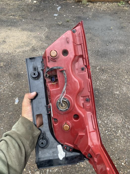 Продам задний фонарь на полисад