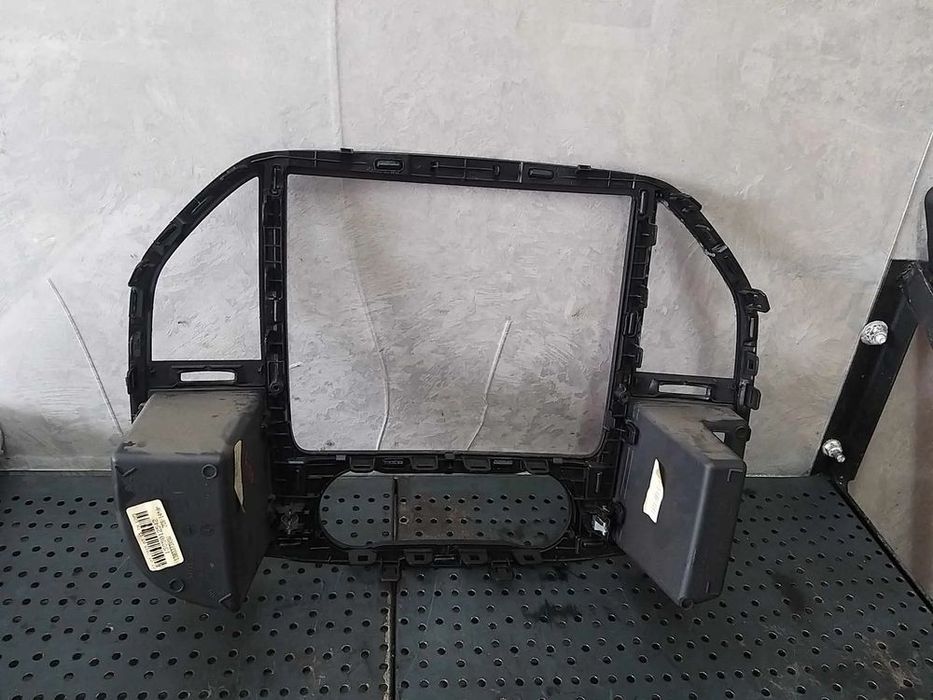 Rama ornament trim radio cd mercedes vito w447 a4476890547 a4476890647