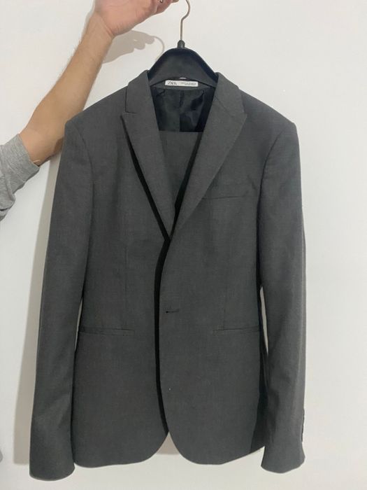 Vând costum de la Zara