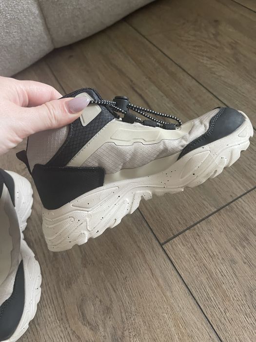 Детски боти Reserved