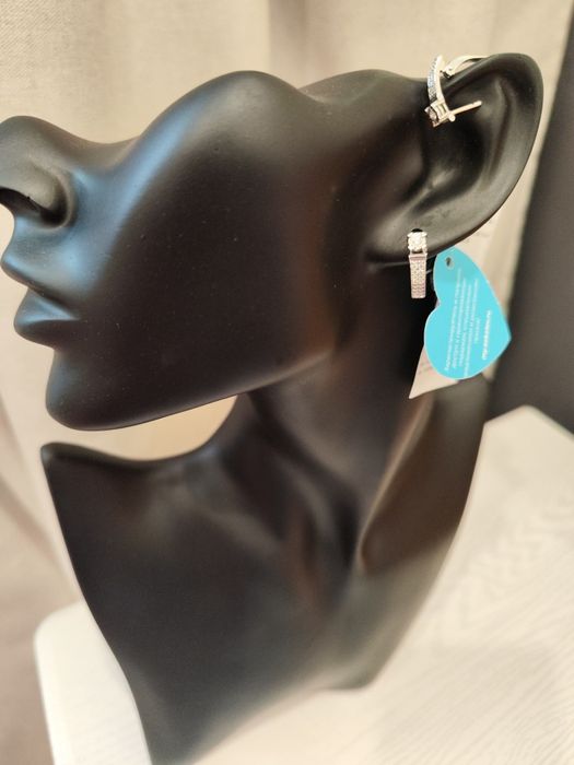 Новые золотые серьги с бриллиантами