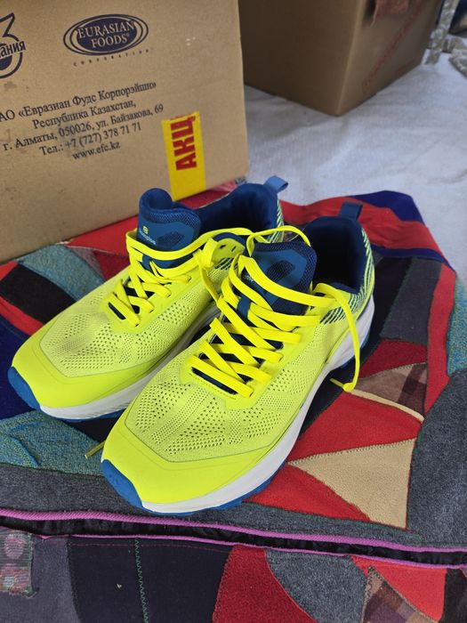 Продам летние кросовки