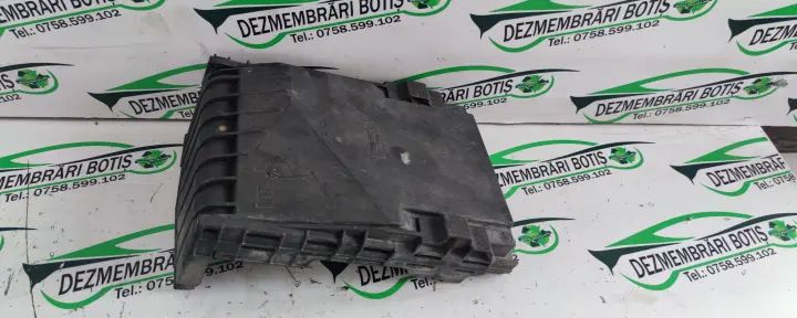 Capac tablou sigurante motor 1k0 937 132 Volkswagen VW Golf 2006