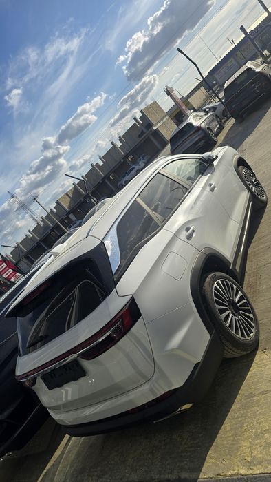 Автомобиль Soueast S09