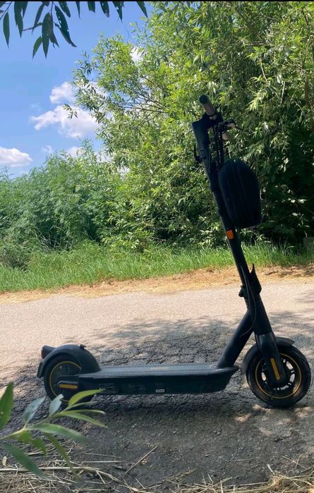 Vând trotineta electrica  Ninebot g30