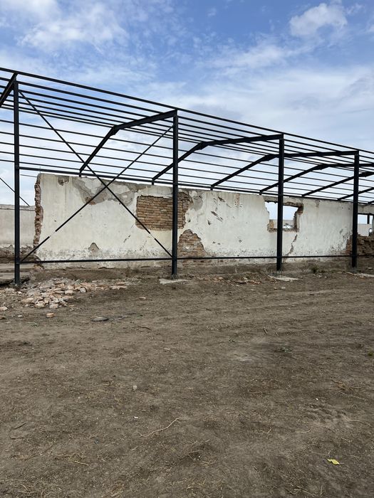 Vând hala structura metalică pret 4500 euro (200mp)