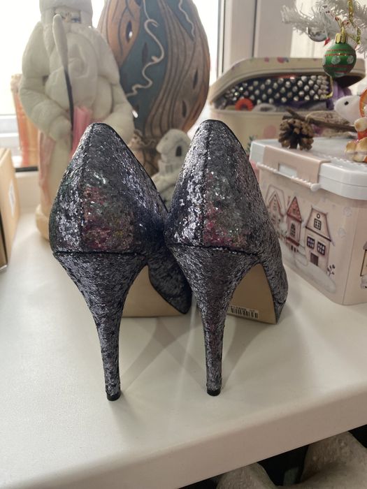 Туфли новые нарядные