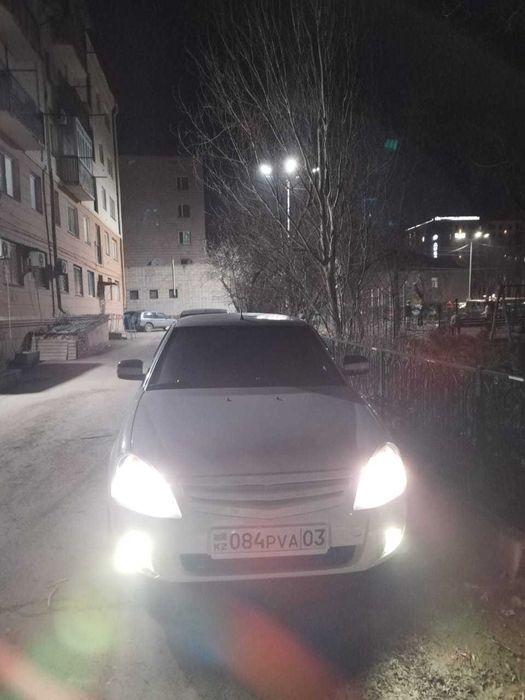 Продам приору седан