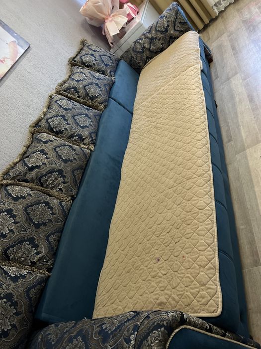 Продам диван срочно