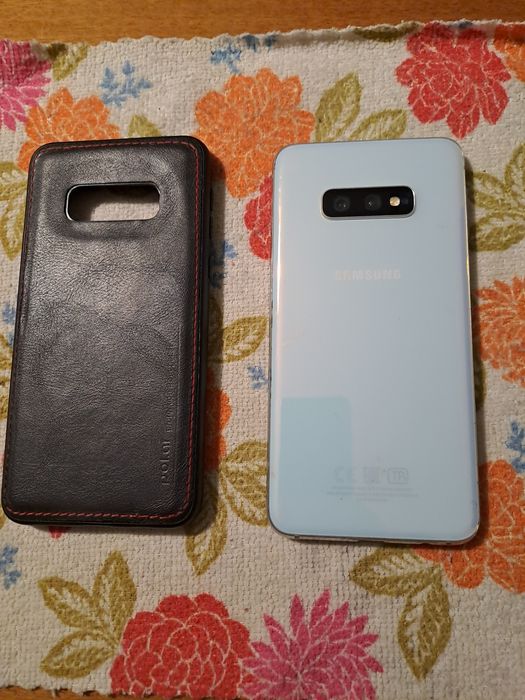 Самсунг s10e 128гб продам.