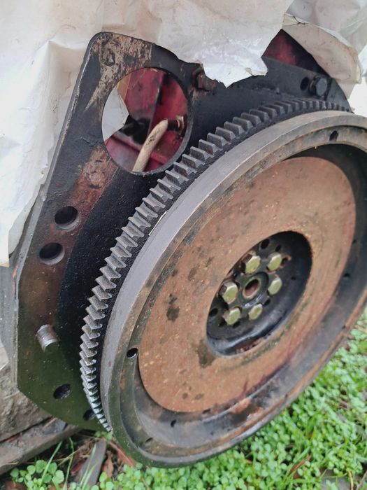 Vând volantă adaptată pentru motor saviem