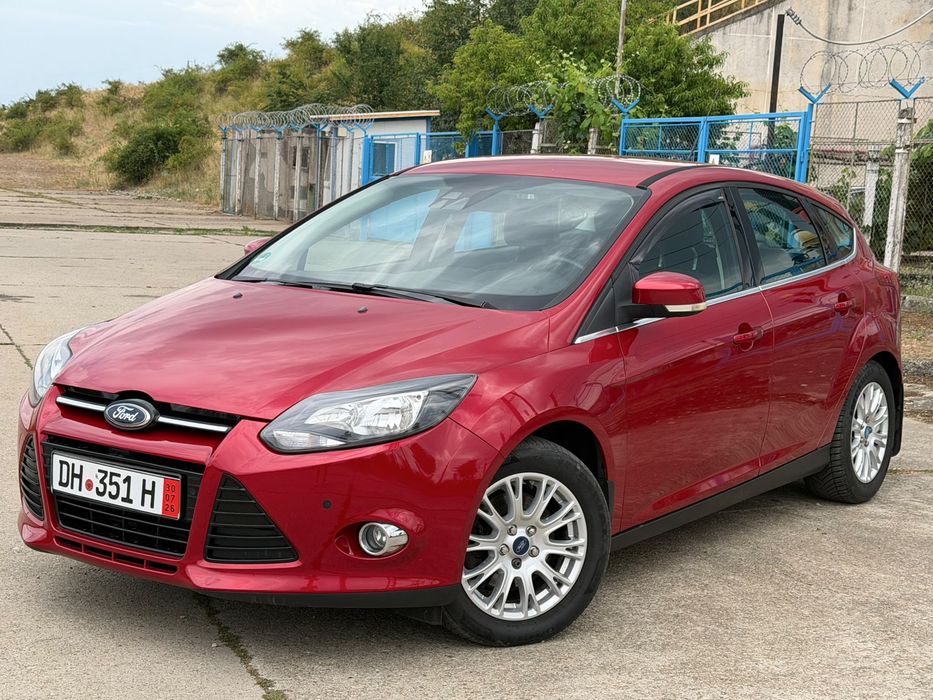 Vînd ford focus  Titanium 1,6 benzina