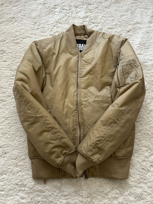 Яке Urban Classics