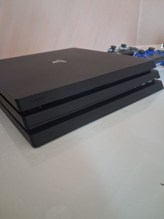 Плейстейшен 4 про