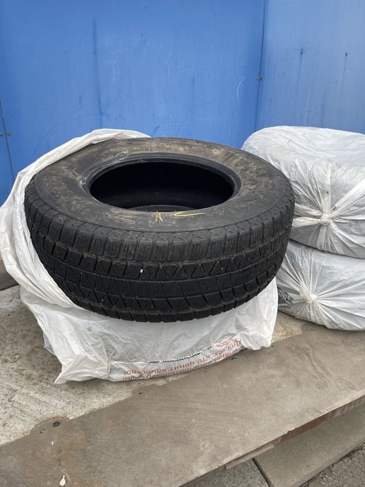 Brigestone 285/65/17 зимние резины