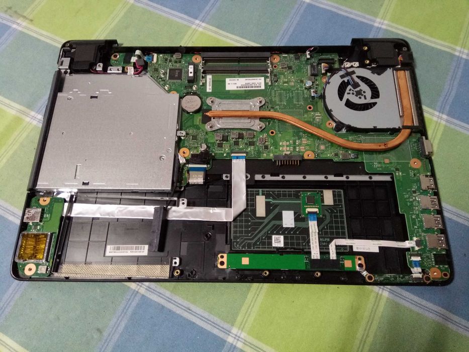 Elemente Fujitsu LifeBook A556