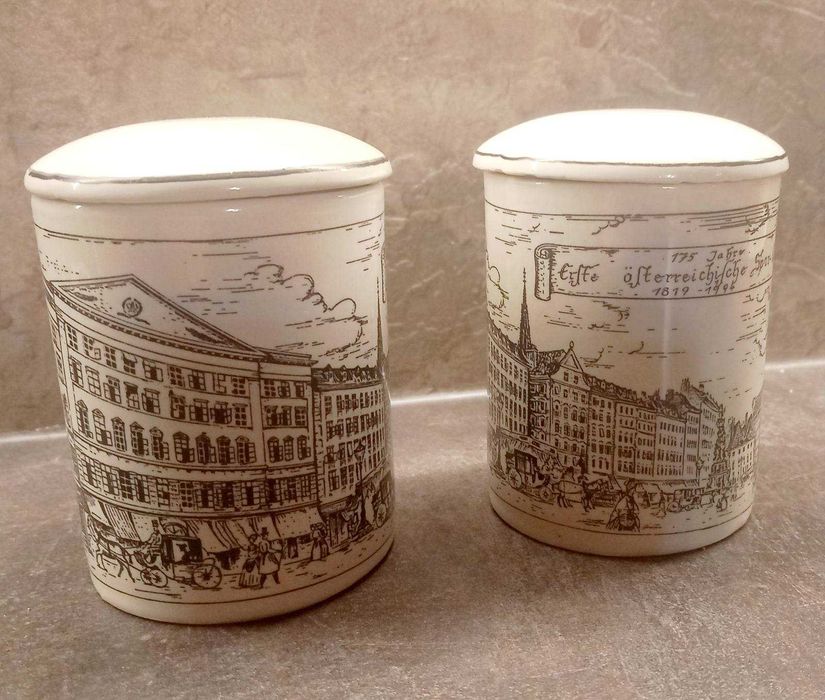 Статуетка ваза свещник плетени цветя бутилка и чаши кутии за подправки