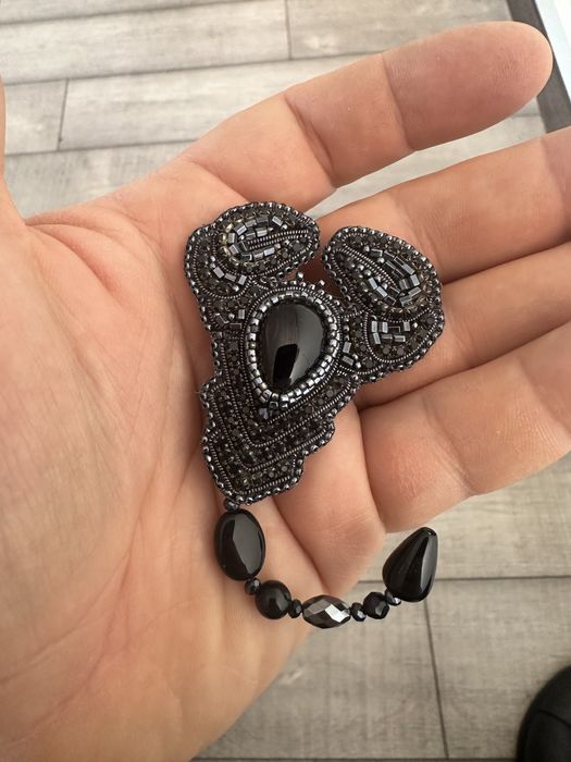 Продам брошь в виде скорпиона