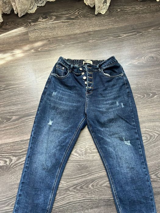 Blugi damă.mar M.la 50.lei