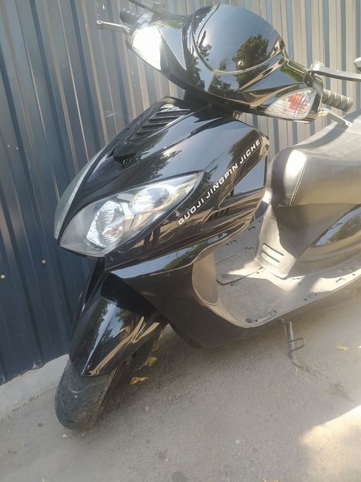 Бензина скутор. 150 кубовый