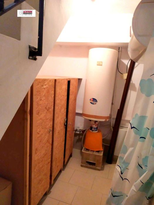 Дава се под наем Промишлена сграда в с. Хаджи Димитър, Област Добрич - 200 кв.м за 765 € - Снимка #8