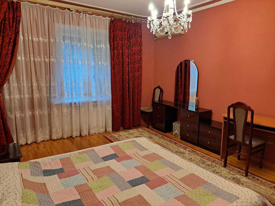 Продаётся шикарная возможность в самом центре, напротив с Mirabad Ave