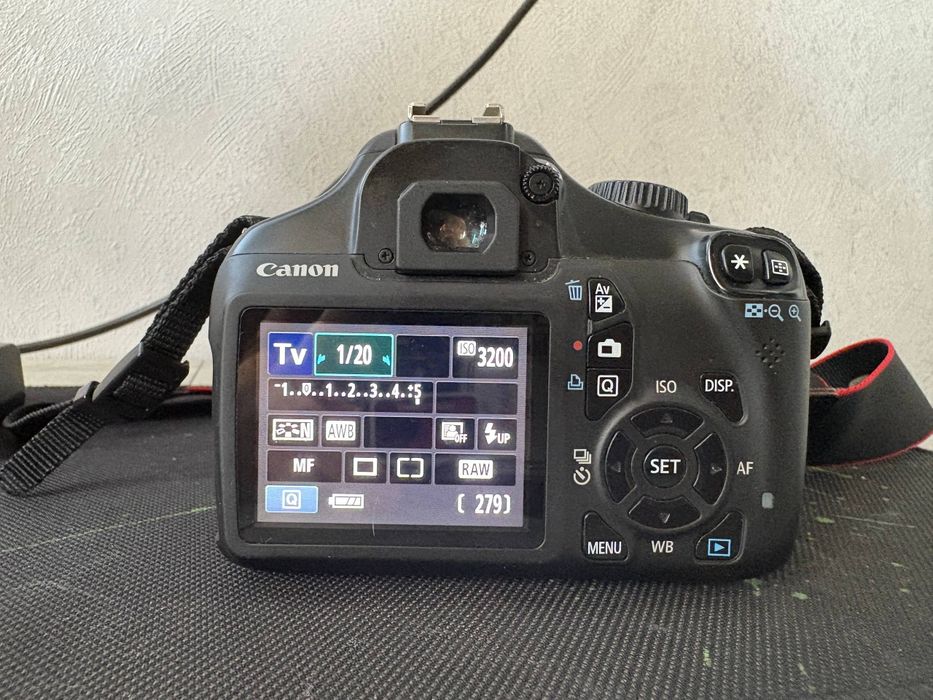 Продаю Canon Eos 1100D