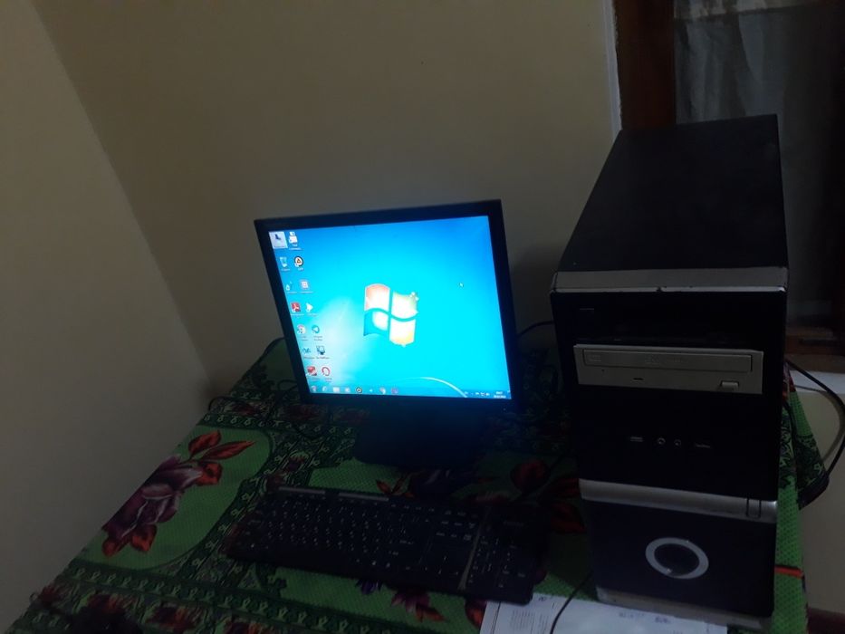 Kompyuter   sotiladi.Holati yaxshi