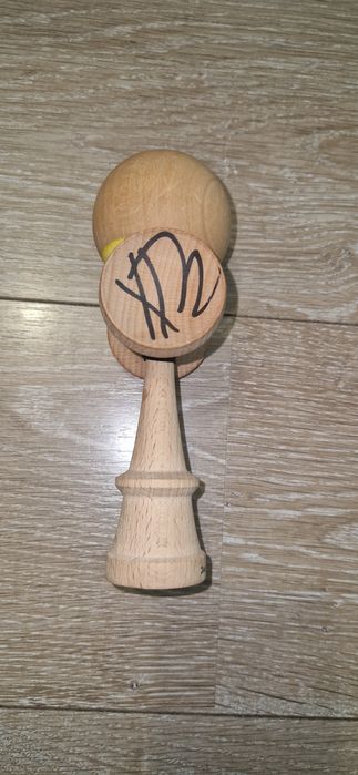 Kendama Jacob acrobat mod semnată de xremus si vasiu +antistres ceapa ...
