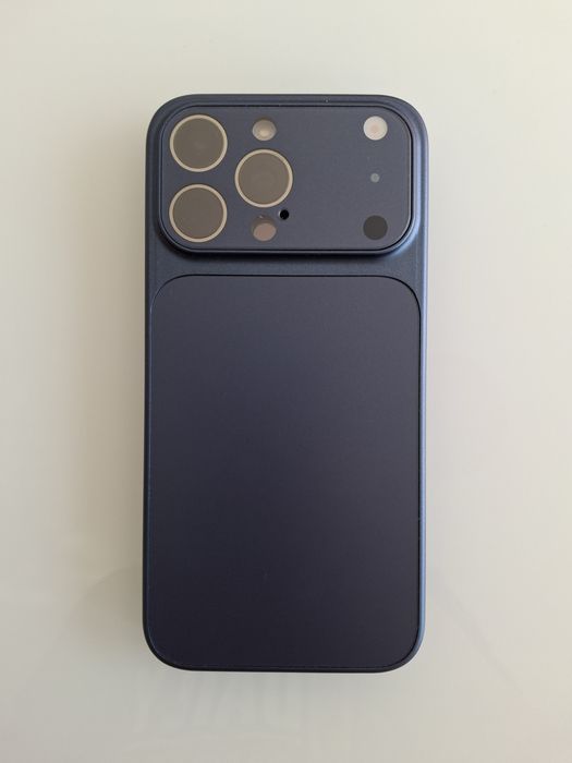 Кейс с Дизайн "17" за iPhone 15 Pro/Max и 16 Pro/Max – 2 цвята