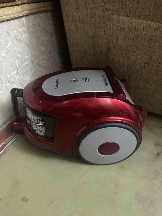 продам два пылесоса