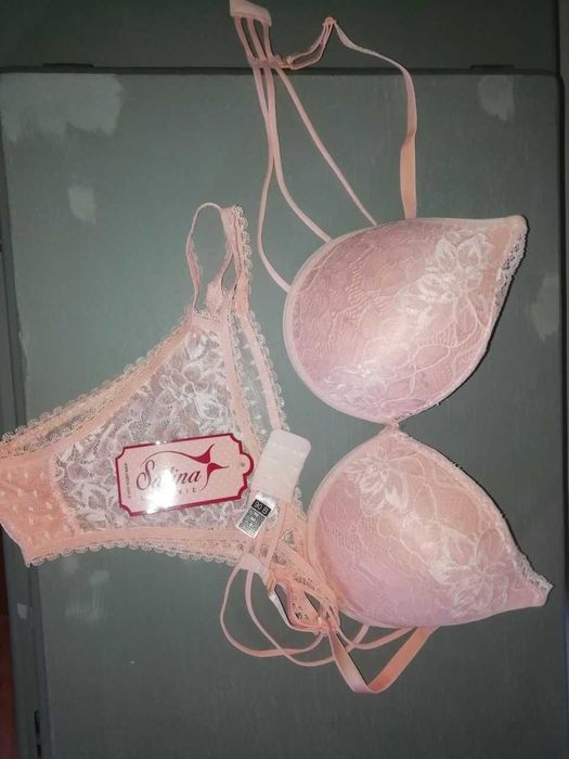Комплект -бюстгальтер и трусики
