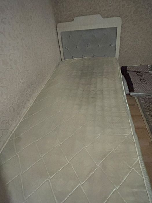 Срочно! Продам кровать с матрасом