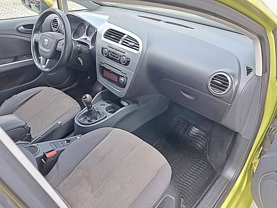 Parc Auto/Seat Leon/Facelift/2010