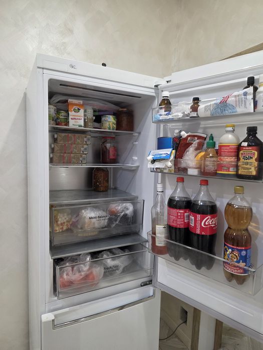 Холодильник.  LG.