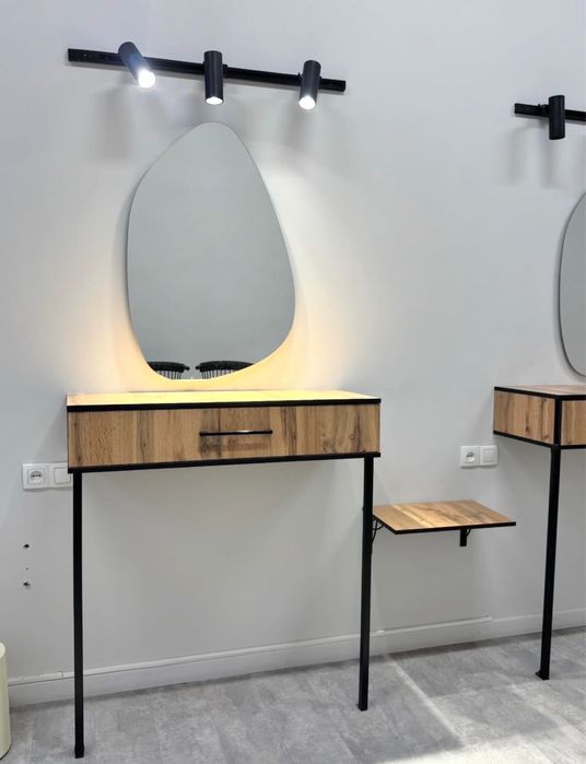 Стол для визажиста или парикмахера 3 шт