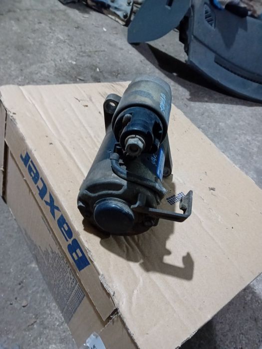 Продавам стартер от Honda civic Хонда сивик 1.3 16в 75кс 94г.