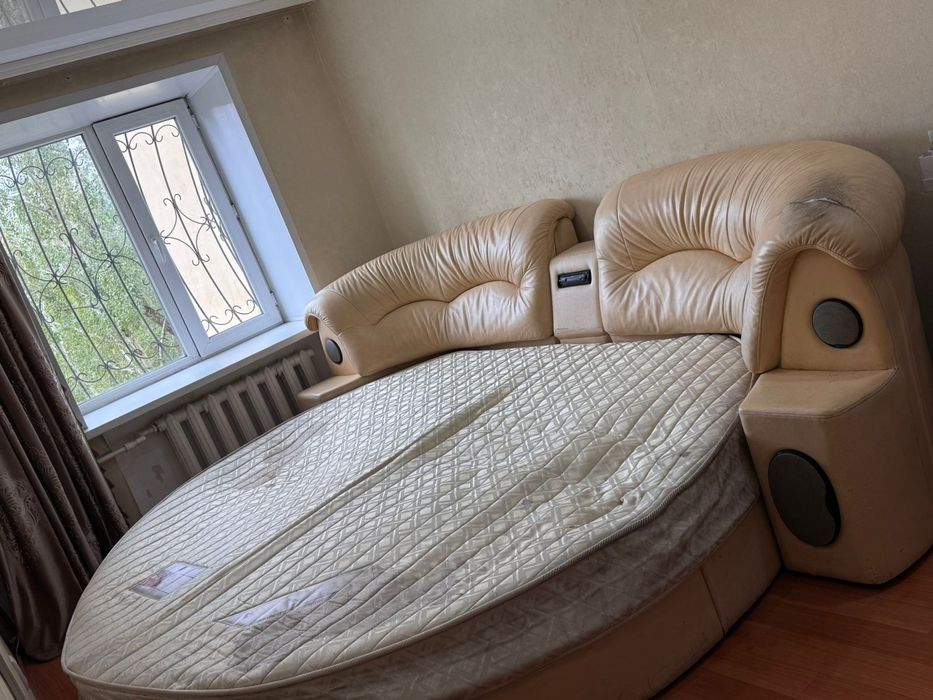 Кровать б/у для рестовраци