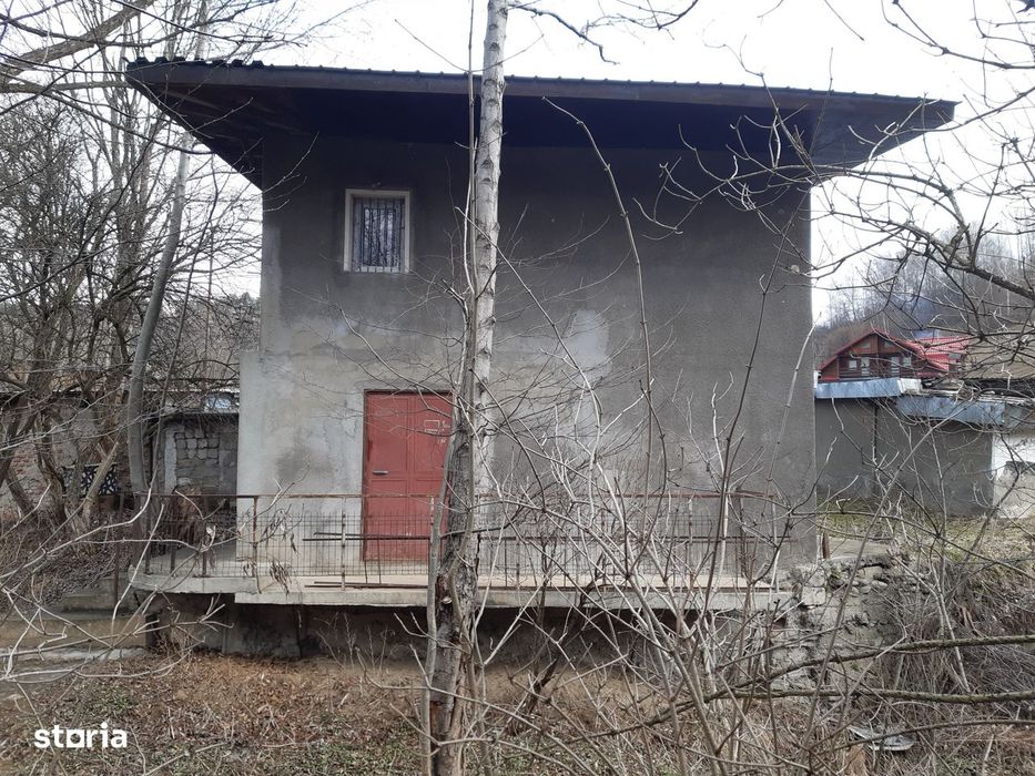 Casa semifinisata cu teren, strada Slatinioara, Petrosani, comision 0!
