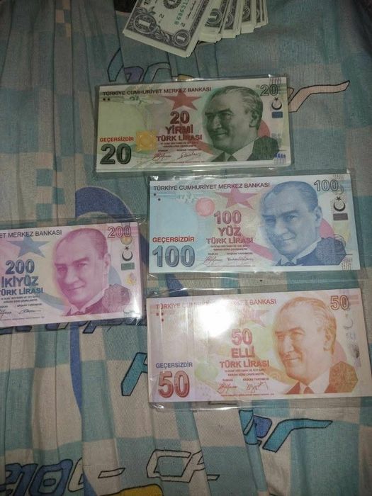 Фалшиви пари долари и евро и турски лири