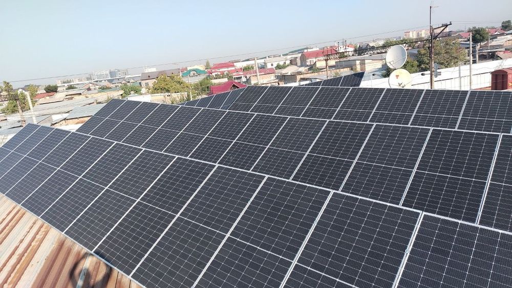 Quyosh panellari o‘rnatish (Установка солнечный панель]