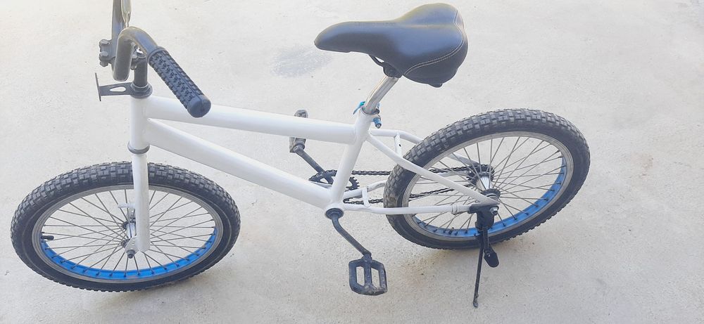 Velosiped sotiladi srochna razmeri 20ma
