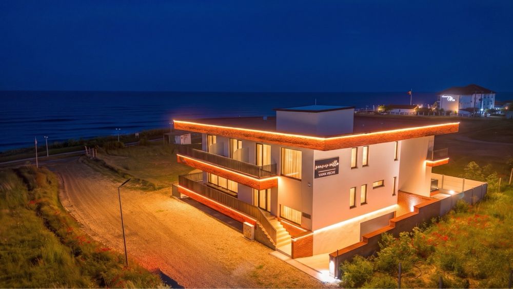 VILA/AFACERE de Vanzare Vama Veche la Cheie