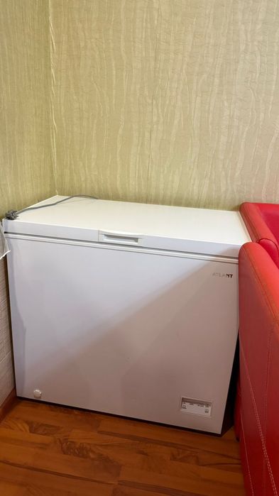 Витринный холодильник и морозильник